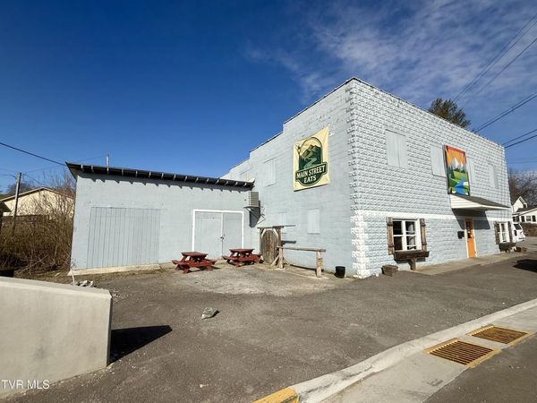 1097 Main Street, Sneedville, TN 37869