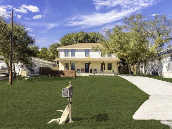 1535 Bonnyview Dr, Canyon Lake, TX 78133