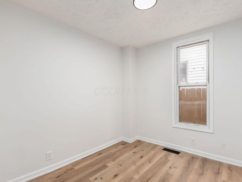 130 E Woodrow Avenue, Columbus, OH 43207 Photo 13