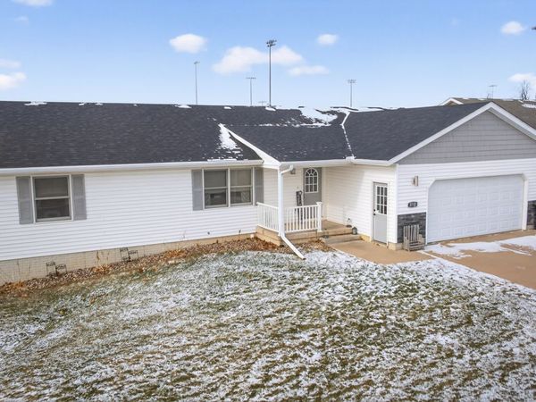 2712 N 13th Street, Clinton, IA 52732