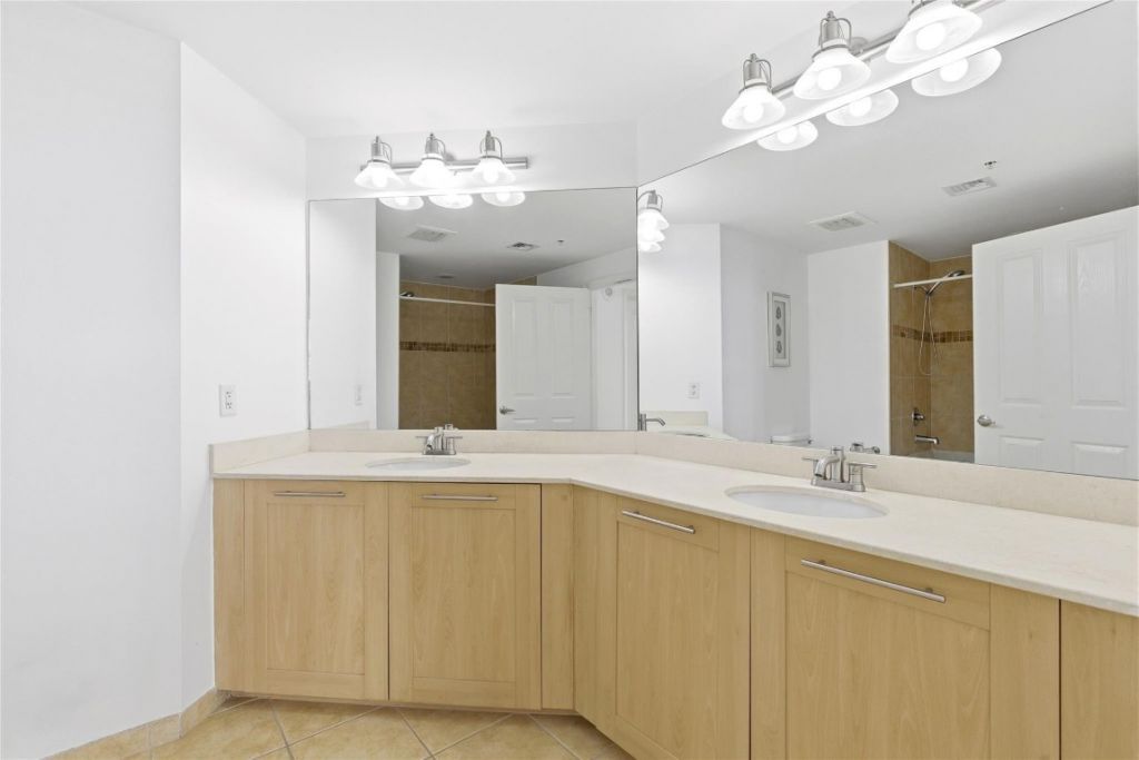 511 SE 5th Ave, Unit 1216, Fort Lauderdale, FL 33301 Photo