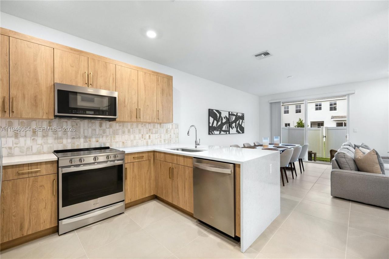 131 SW 171st Lane, Pembroke Pines, FL 33027 Photo