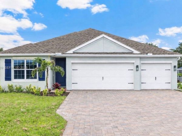 106 SE 23rd Pl, Cape Coral, FL 33990