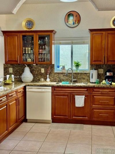 15957 SW 54th Ter, Miami, FL 33185 Photo