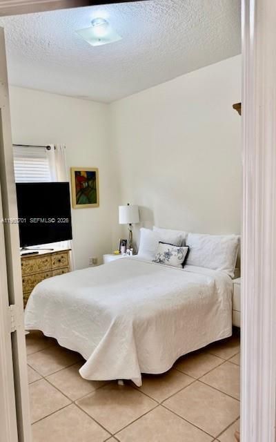 15957 SW 54th Ter, Miami, FL 33185 Photo