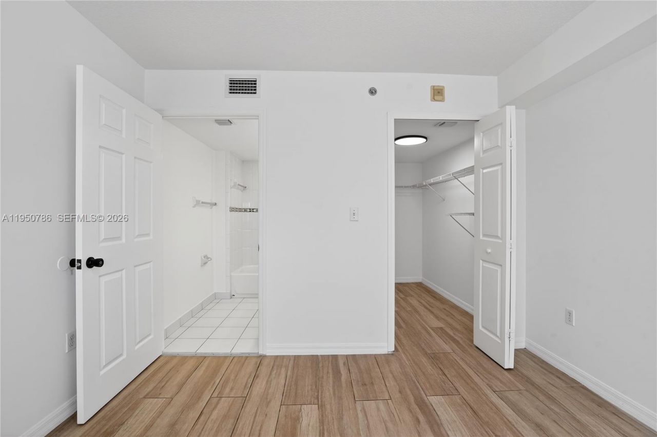 2475 NW 16th St Rd, Unit 310, Miami, FL 33125 Photo