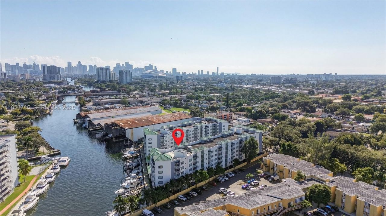 2475 NW 16th St Rd, Unit 310, Miami, FL 33125 Photo