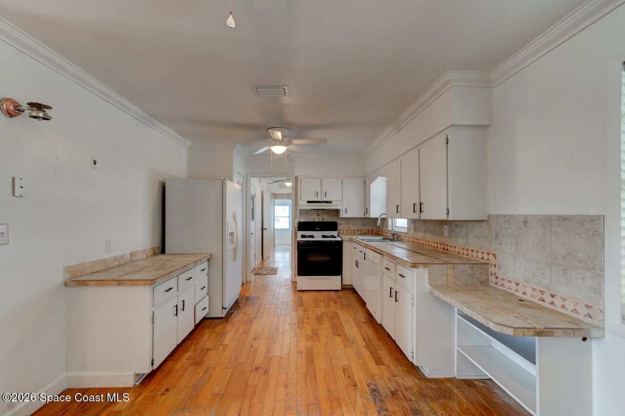 922 Locust Street, New Smyrna Beach, FL 32169 Photo