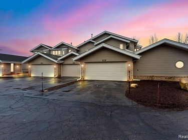 21096 Boulder Circle, Northville, MI 48167