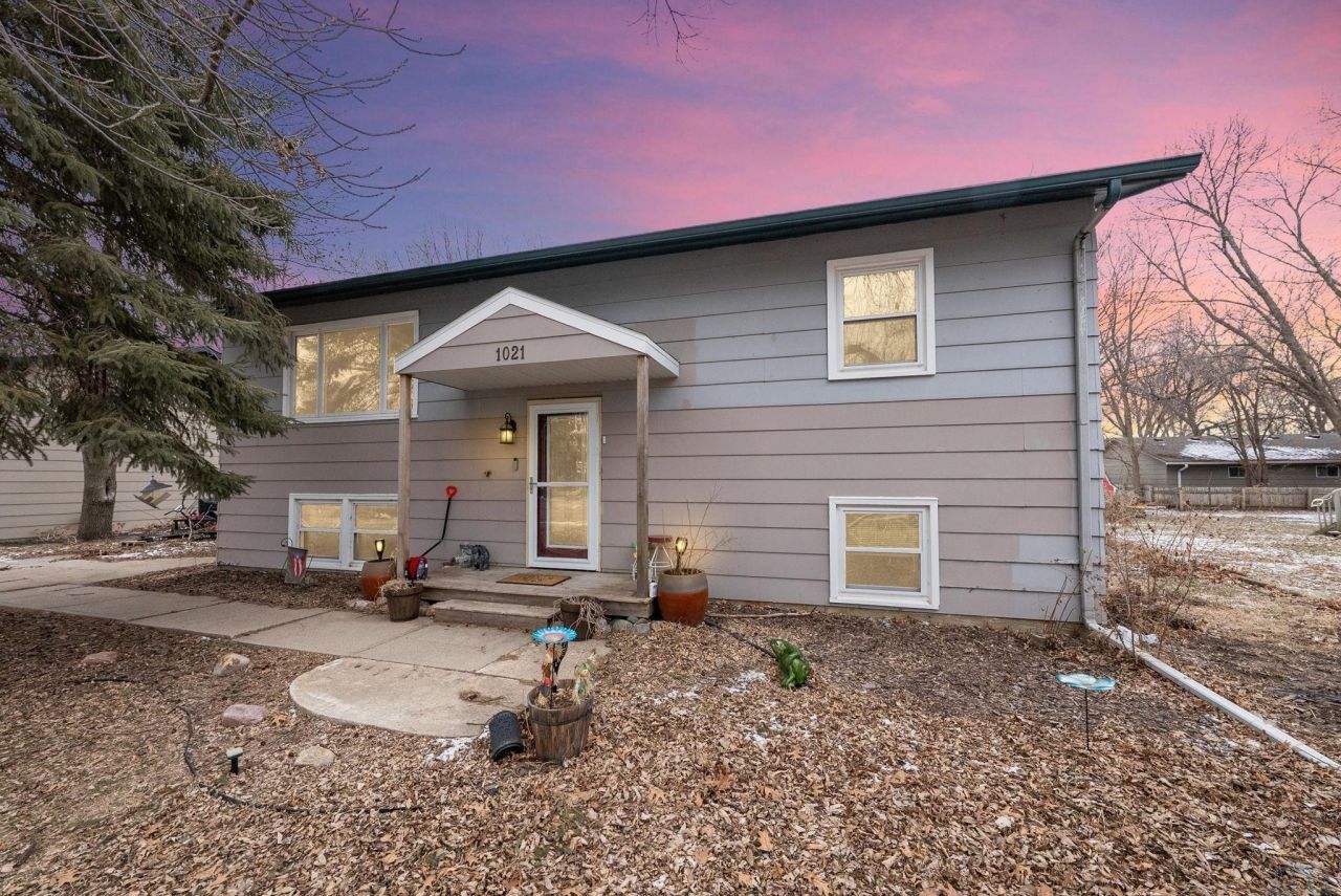 1021 Rice Dr., Vermillion, SD 57069 Main Photo