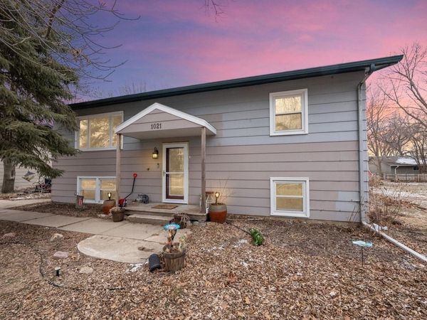 1021 Rice Dr., Vermillion, SD 57069