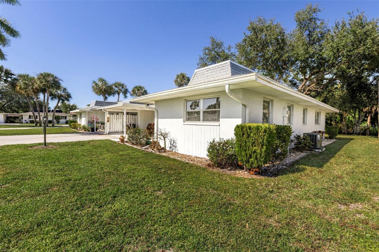 536 Pangola Drive, North Fort Myers, FL 33903 Photo