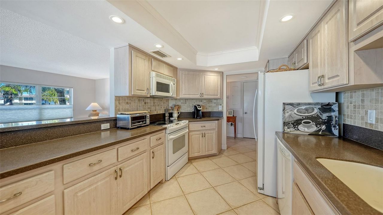 800 Benjamin Franklin Drive, Unit 308, Sarasota, FL 34236 Photo