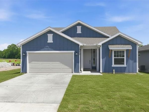 20617 Skyview Lane, Spring Hill, KS 66083