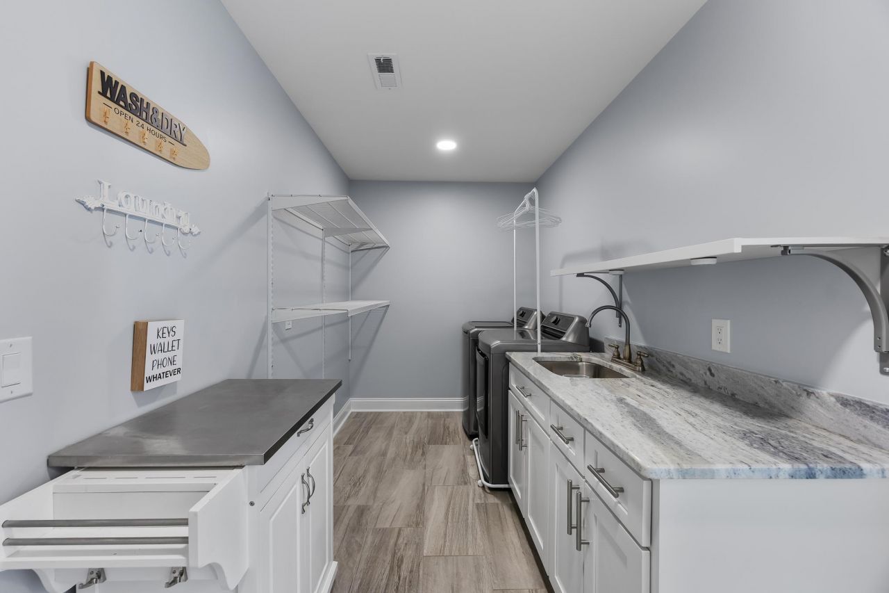 226 Penn Circle Photo 14