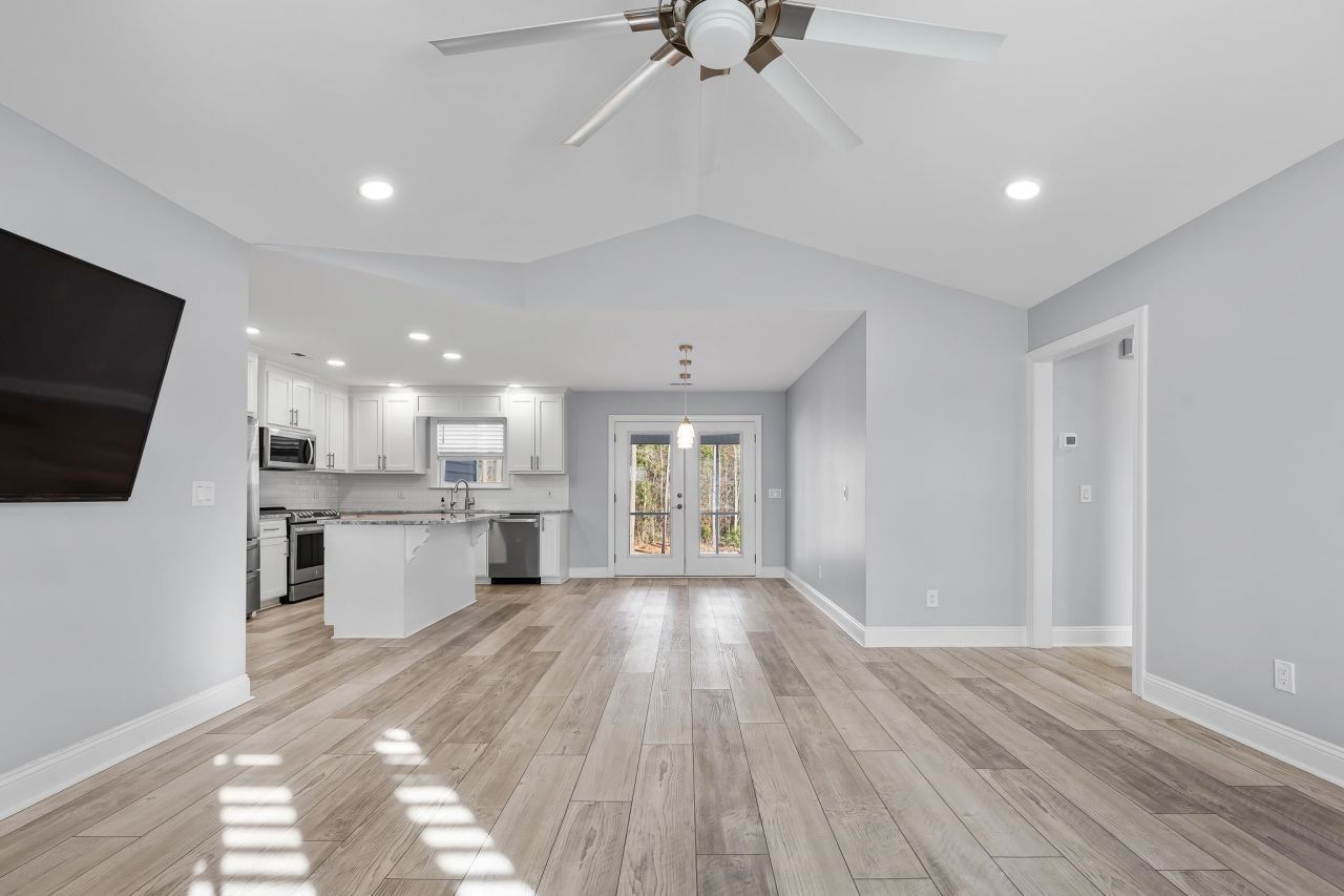 226 Penn Circle Photo 6