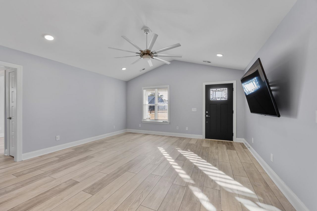 226 Penn Circle Photo 8