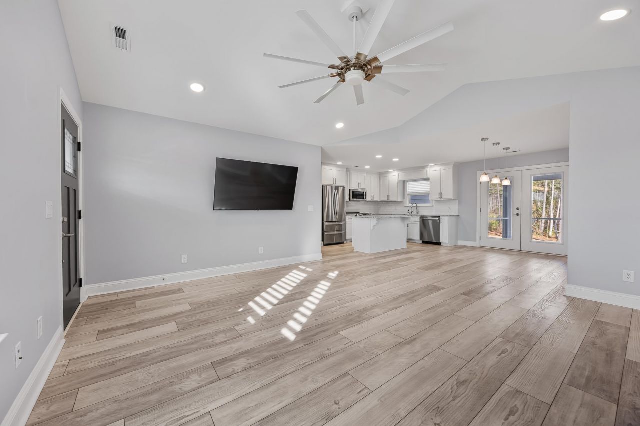 226 Penn Circle Photo 9