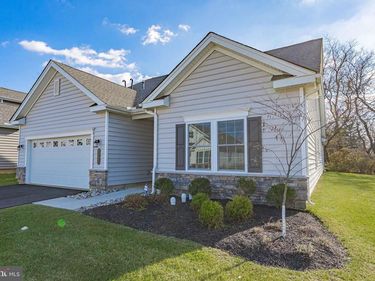 3855 VICTORS WAY, EASTON, PA 18045