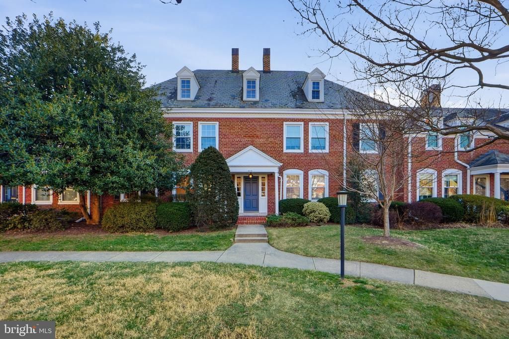 4431 36th Street S, Unit A1, Arlington, VA 22206 Main Photo