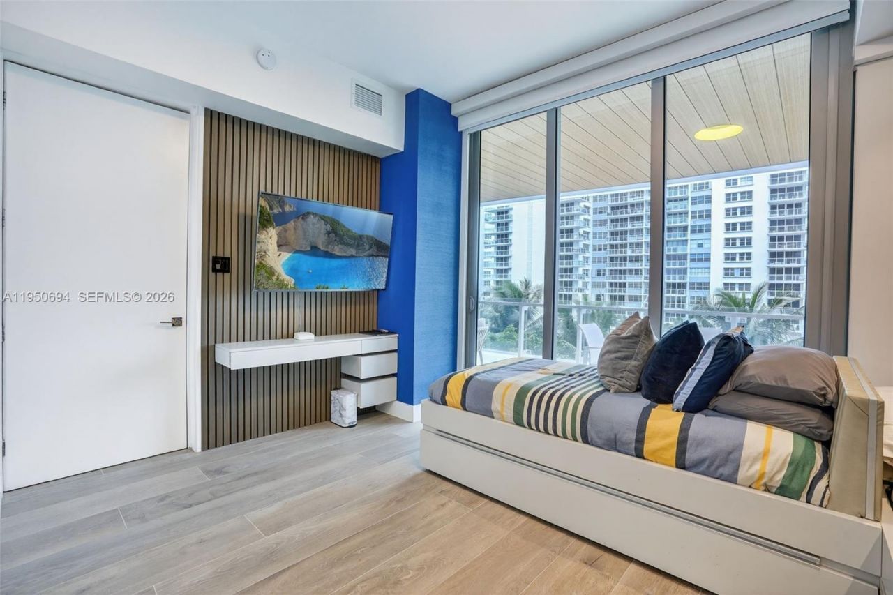5775 Collins Ave, Unit 405, Miami Beach, FL 33140 Photo