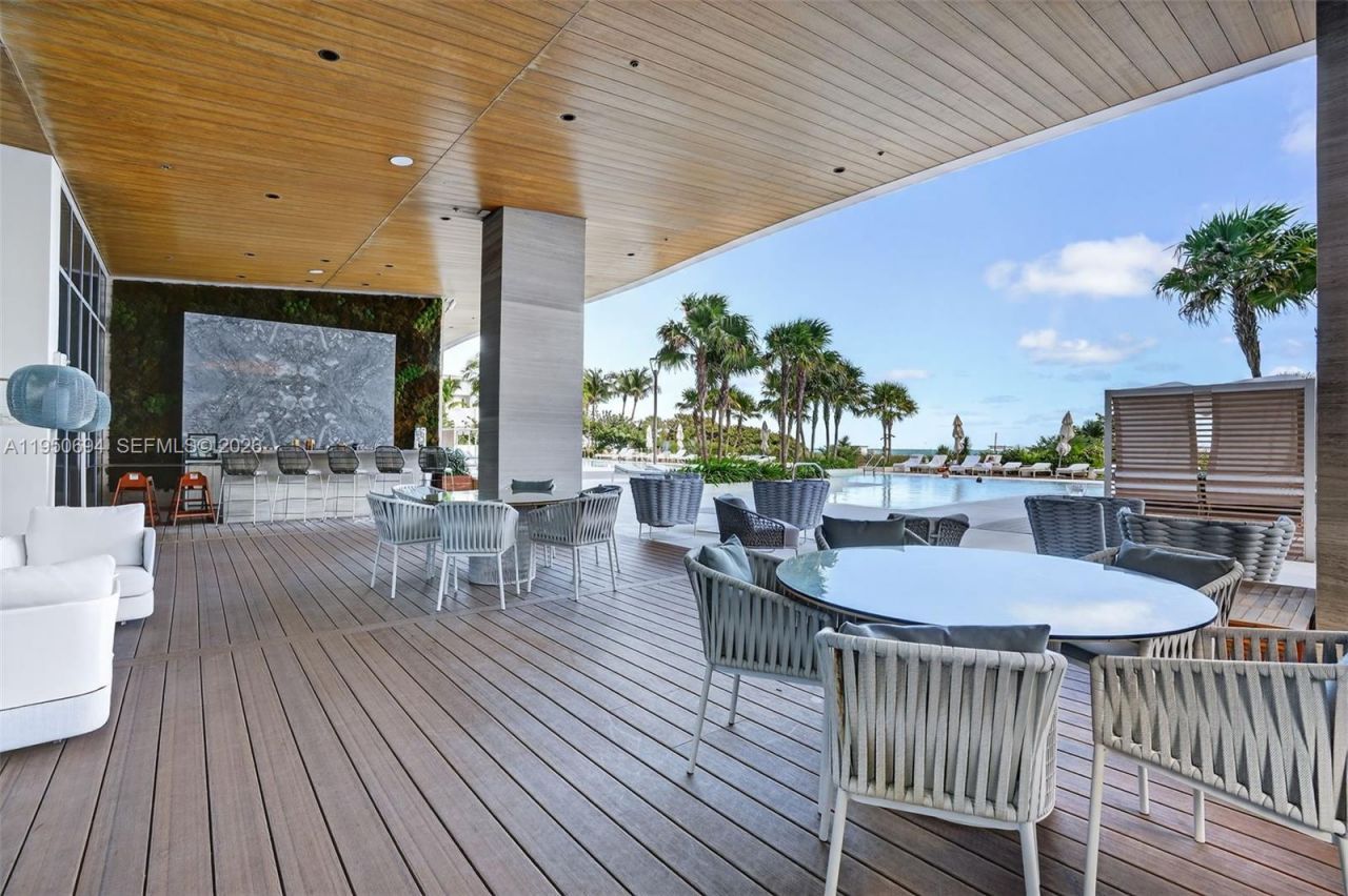 5775 Collins Ave, Unit 405, Miami Beach, FL 33140 Photo