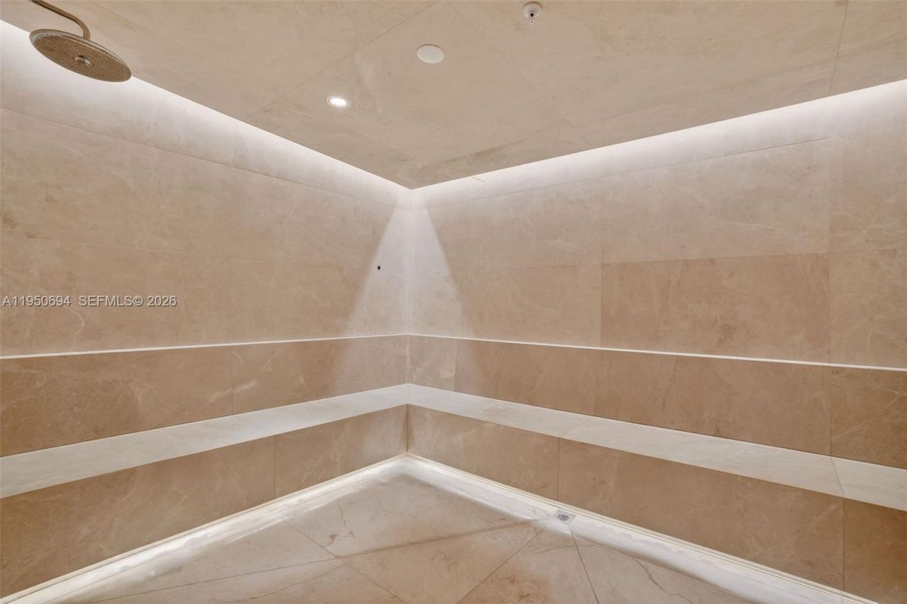 5775 Collins Ave, Unit 405, Miami Beach, FL 33140 Photo