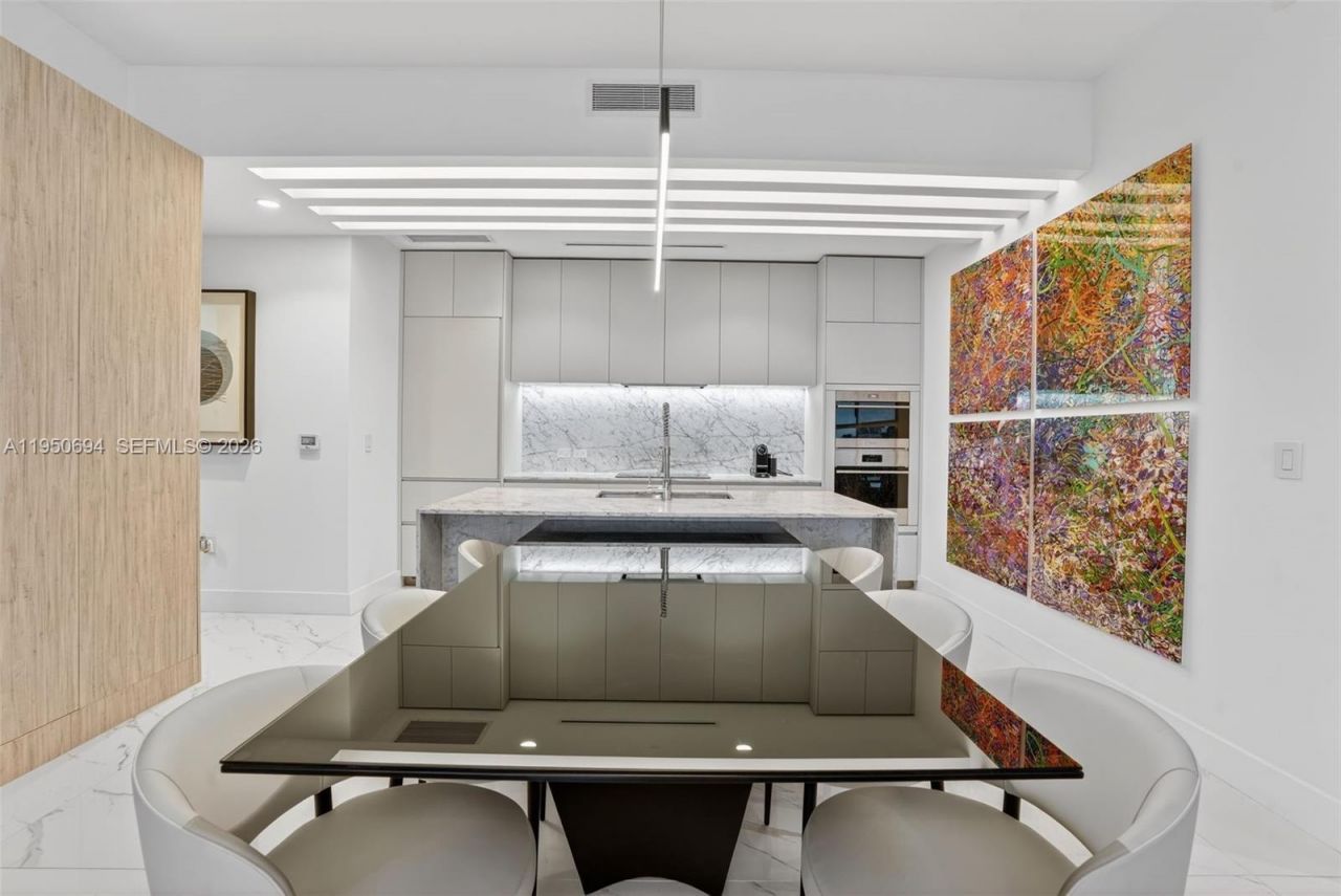 5775 Collins Ave, Unit 405, Miami Beach, FL 33140 Photo