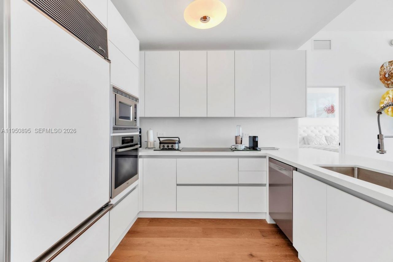 6799 Collins Ave , Unit 412, Miami Beach, FL 33141 Photo