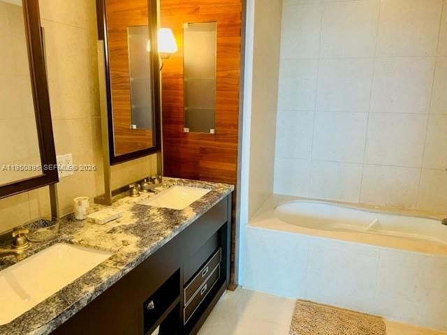 6799 Collins Ave , Unit 412, Miami Beach, FL 33141 Photo