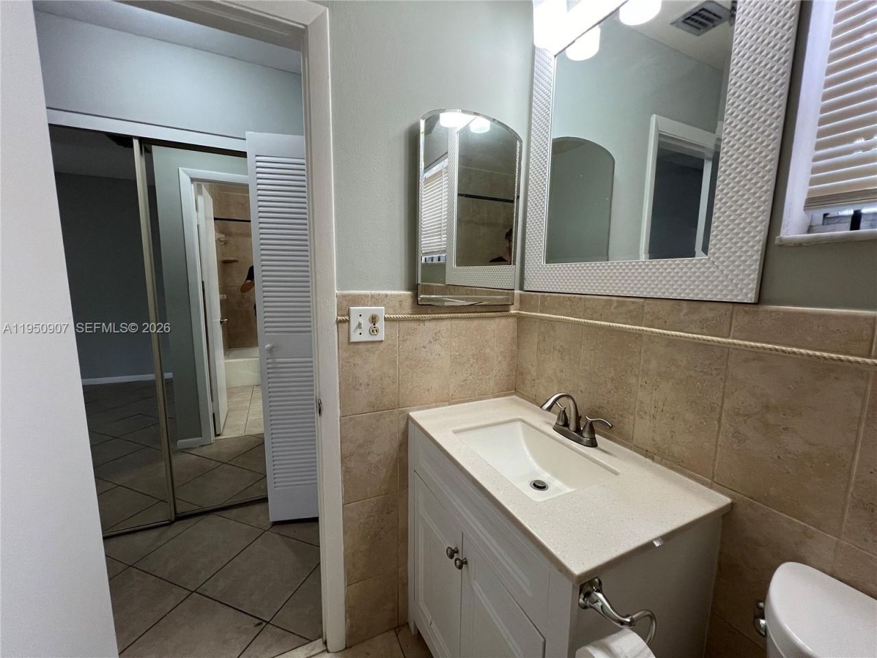 809 NE 214th Ln, Unit 2, Miami, FL 33179 Photo