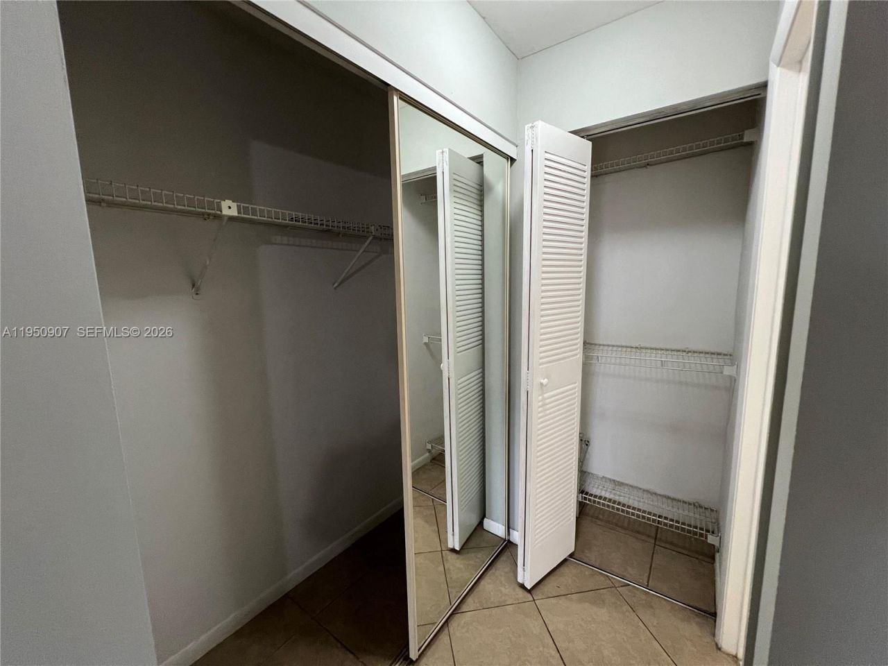 809 NE 214th Ln, Unit 2, Miami, FL 33179 Photo