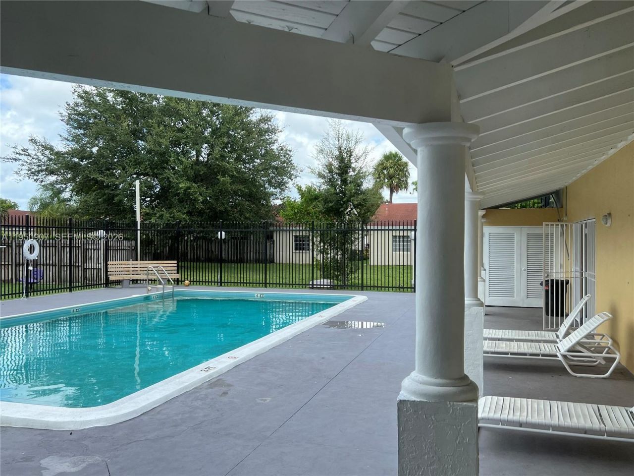 809 NE 214th Ln, Unit 2, Miami, FL 33179 Photo