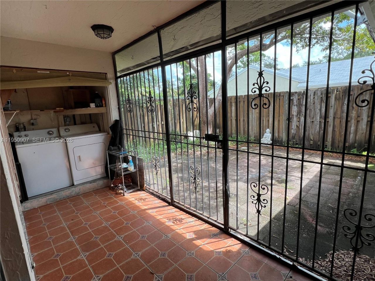 809 NE 214th Ln, Unit 2, Miami, FL 33179 Photo