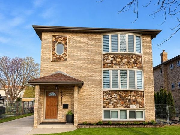 4311 N Grace Street, Unit 2, Schiller Park, IL 60176