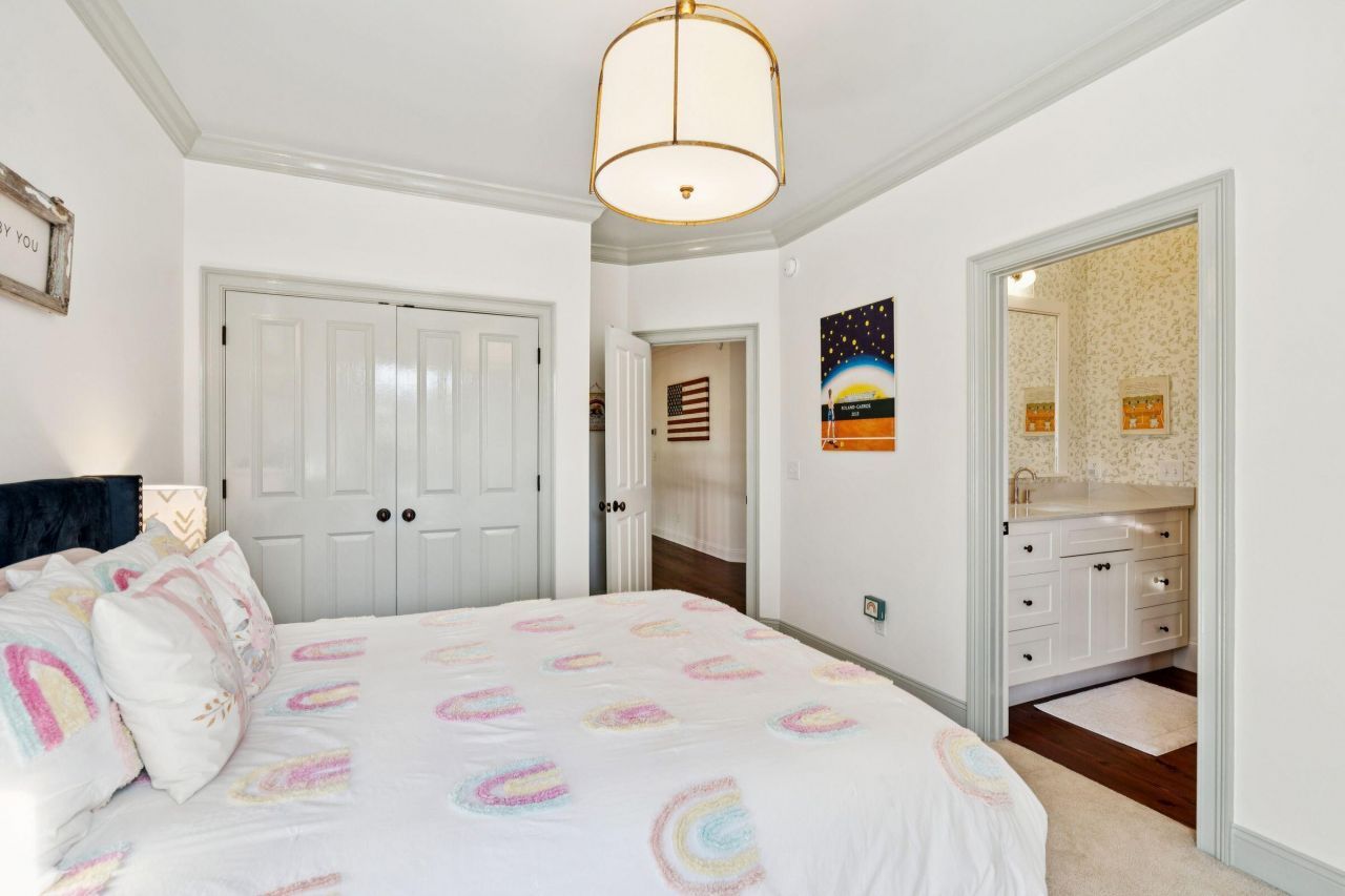 87 Secession Street Photo 51