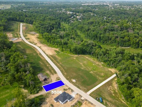 5506 Seminole Valley Trail NE, Cedar Rapids, IA 52411