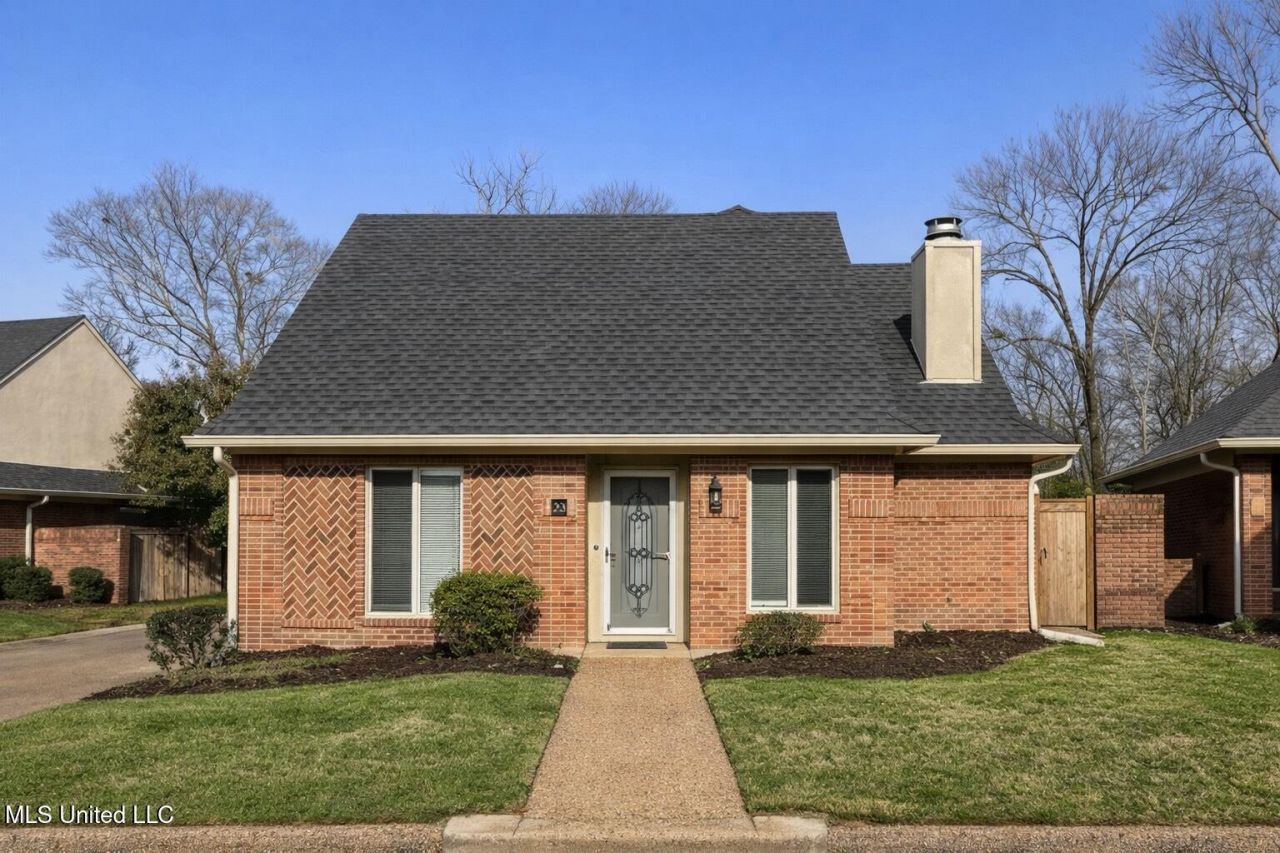 33 Autumn Woods Drive, Jackson, MS 39206 Main Photo