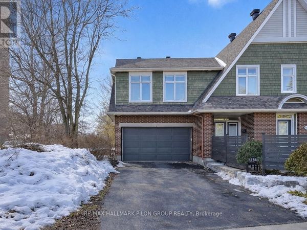 2380 Virginia Drive, Ottawa, ON K1H6S2