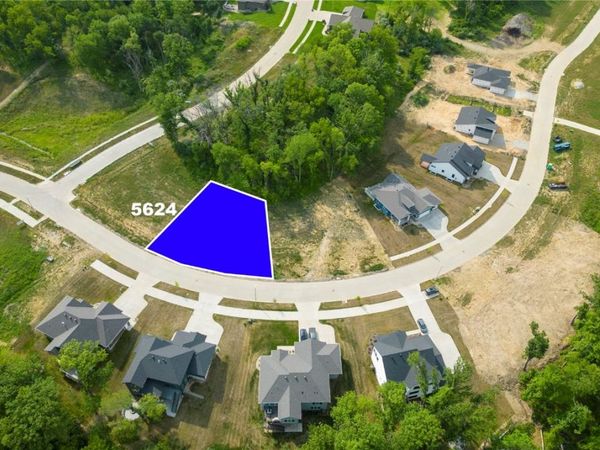 5624 Seminole Valley Trail NE, Cedar Rapids, IA 52411