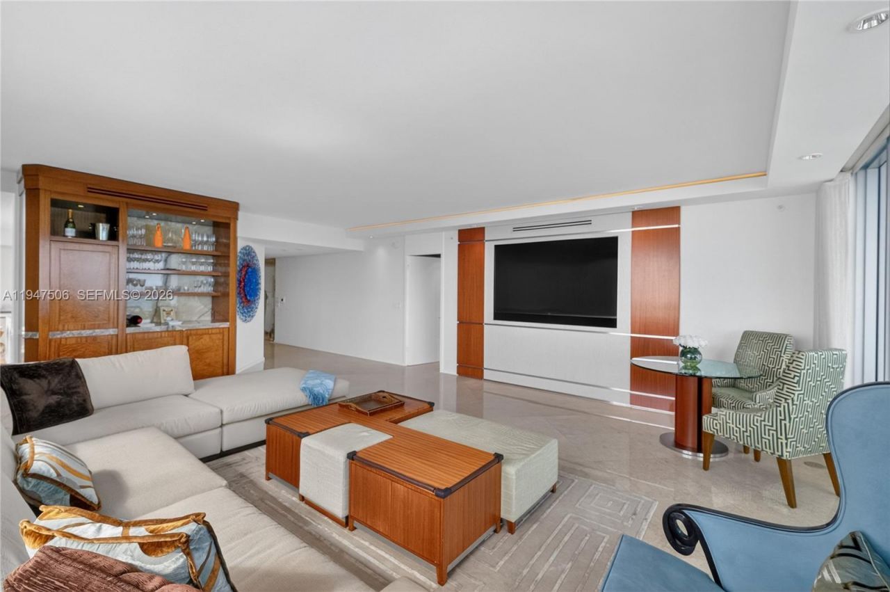 1331 Brickell Bay Dr, Unit 3811, Miami, FL 33131 Photo