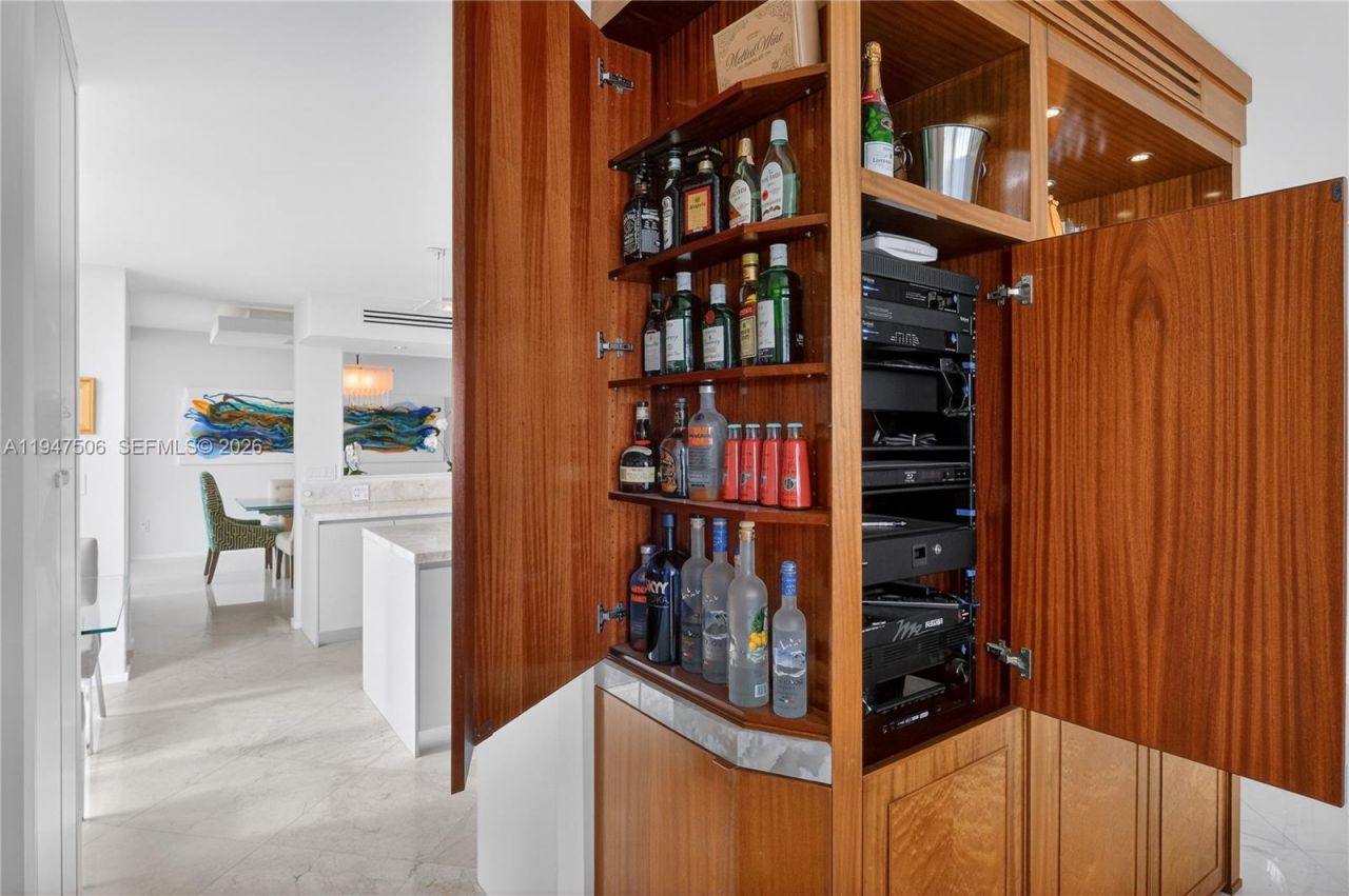 1331 Brickell Bay Dr, Unit 3811, Miami, FL 33131 Photo