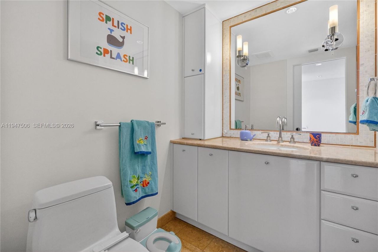 1331 Brickell Bay Dr, Unit 3811, Miami, FL 33131 Photo