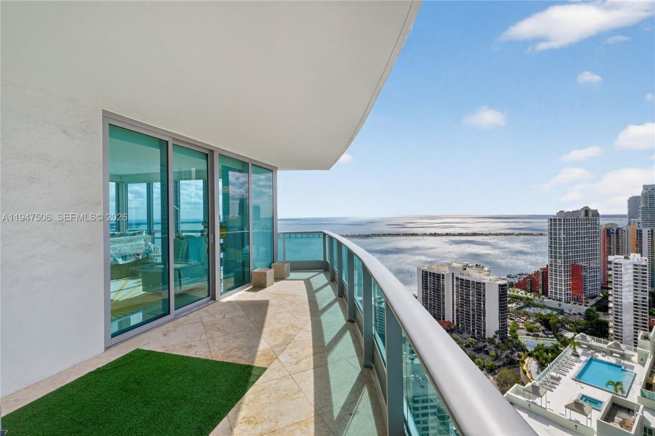 1331 Brickell Bay Dr, Unit 3811, Miami, FL 33131 Photo