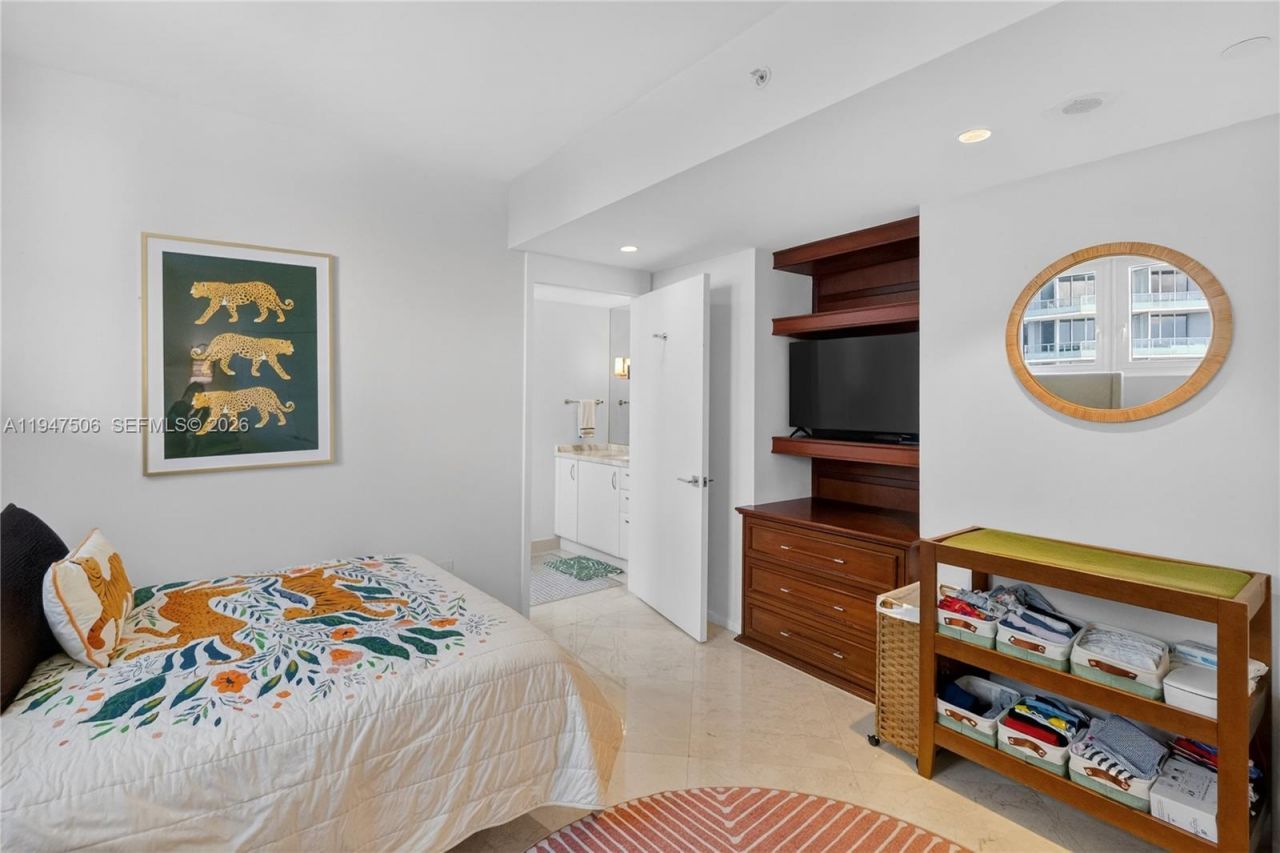 1331 Brickell Bay Dr, Unit 3811, Miami, FL 33131 Photo