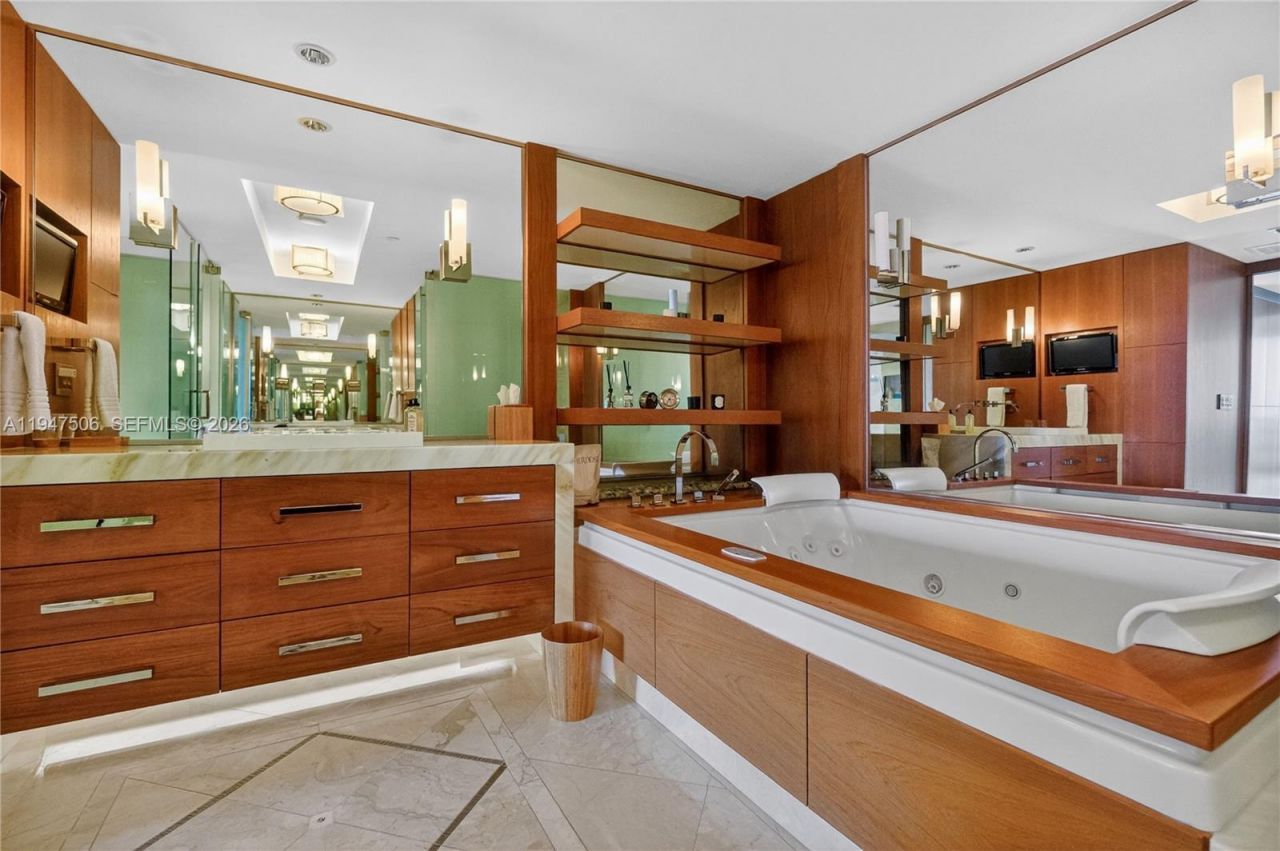 1331 Brickell Bay Dr, Unit 3811, Miami, FL 33131 Photo