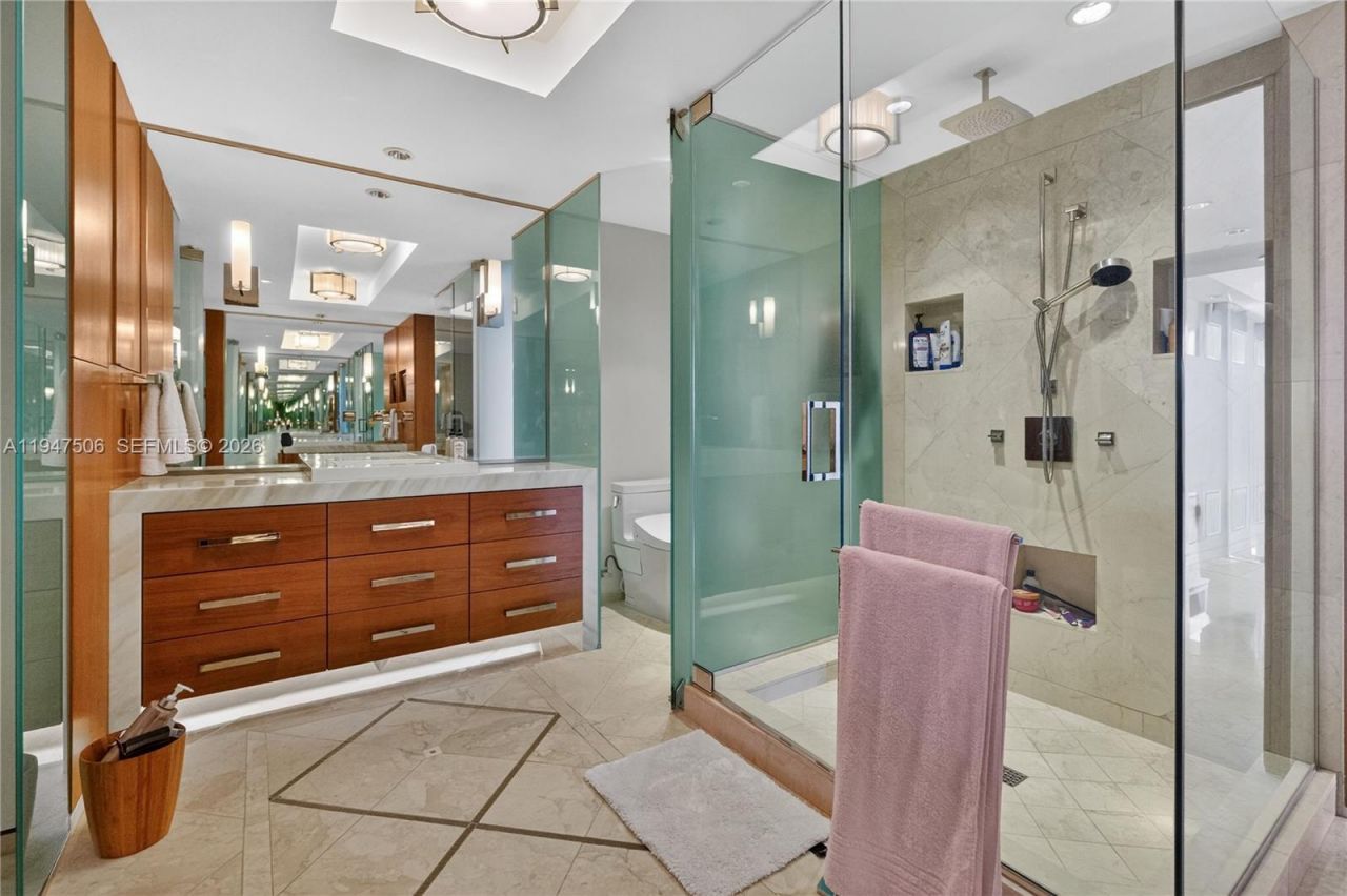 1331 Brickell Bay Dr, Unit 3811, Miami, FL 33131 Photo