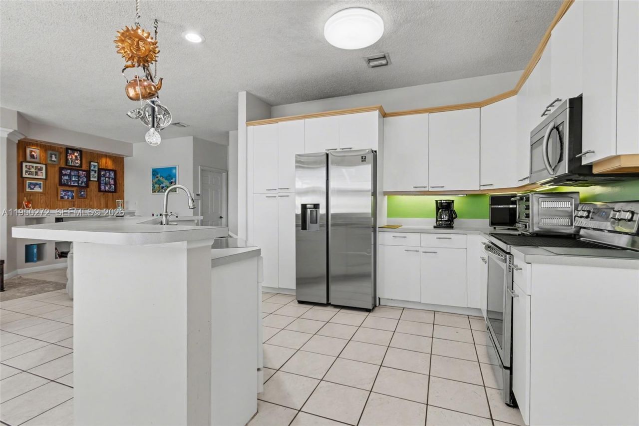 15842 NW 10th St, Pembroke Pines, FL 33028 Photo