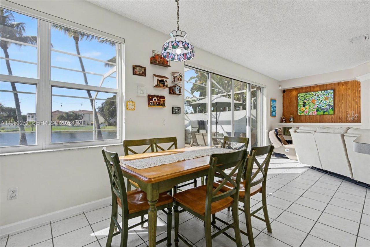 15842 NW 10th St, Pembroke Pines, FL 33028 Photo