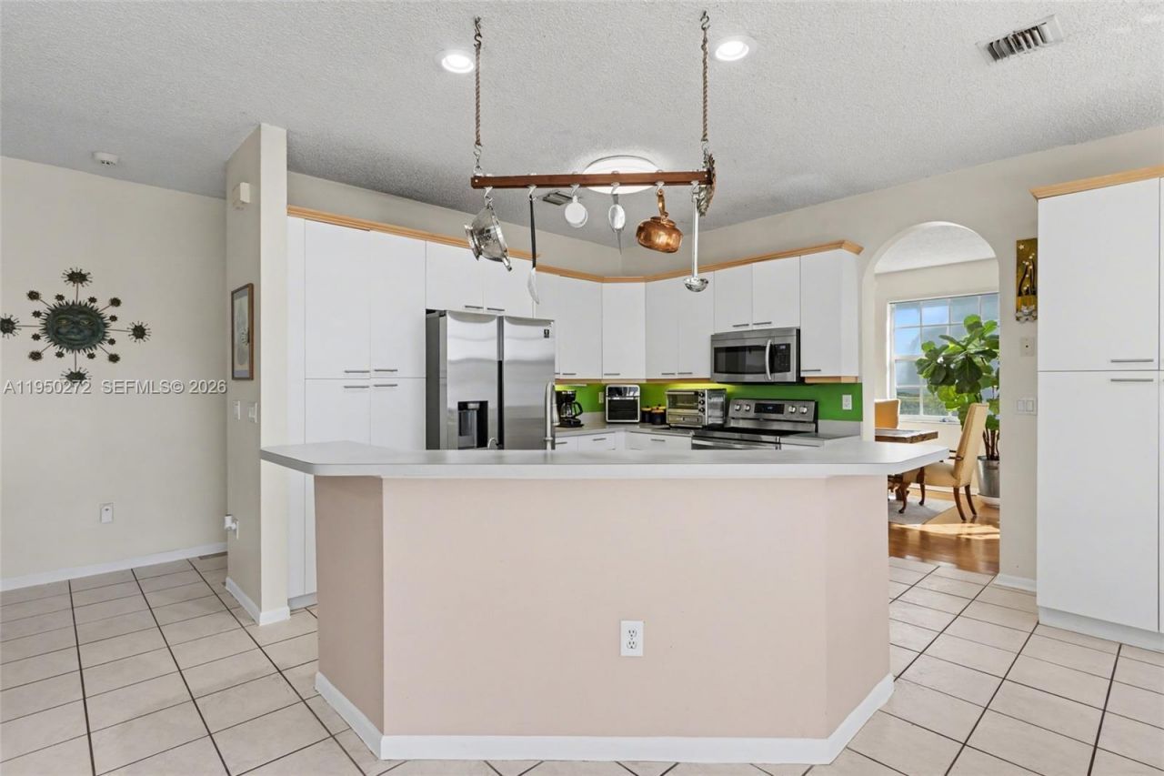 15842 NW 10th St, Pembroke Pines, FL 33028 Photo